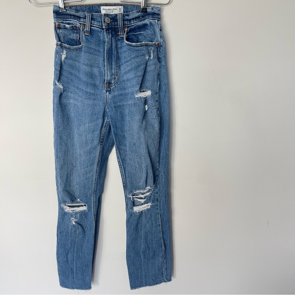 Abercombie Curve Love High Rise Ankle Straight Leg Medium Wash Distressed Sz 24
